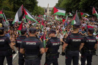 Protesti u Bilbau prekinuli 11. etapu Vuelte: demonstranti traže isključenje izraelske ekipe