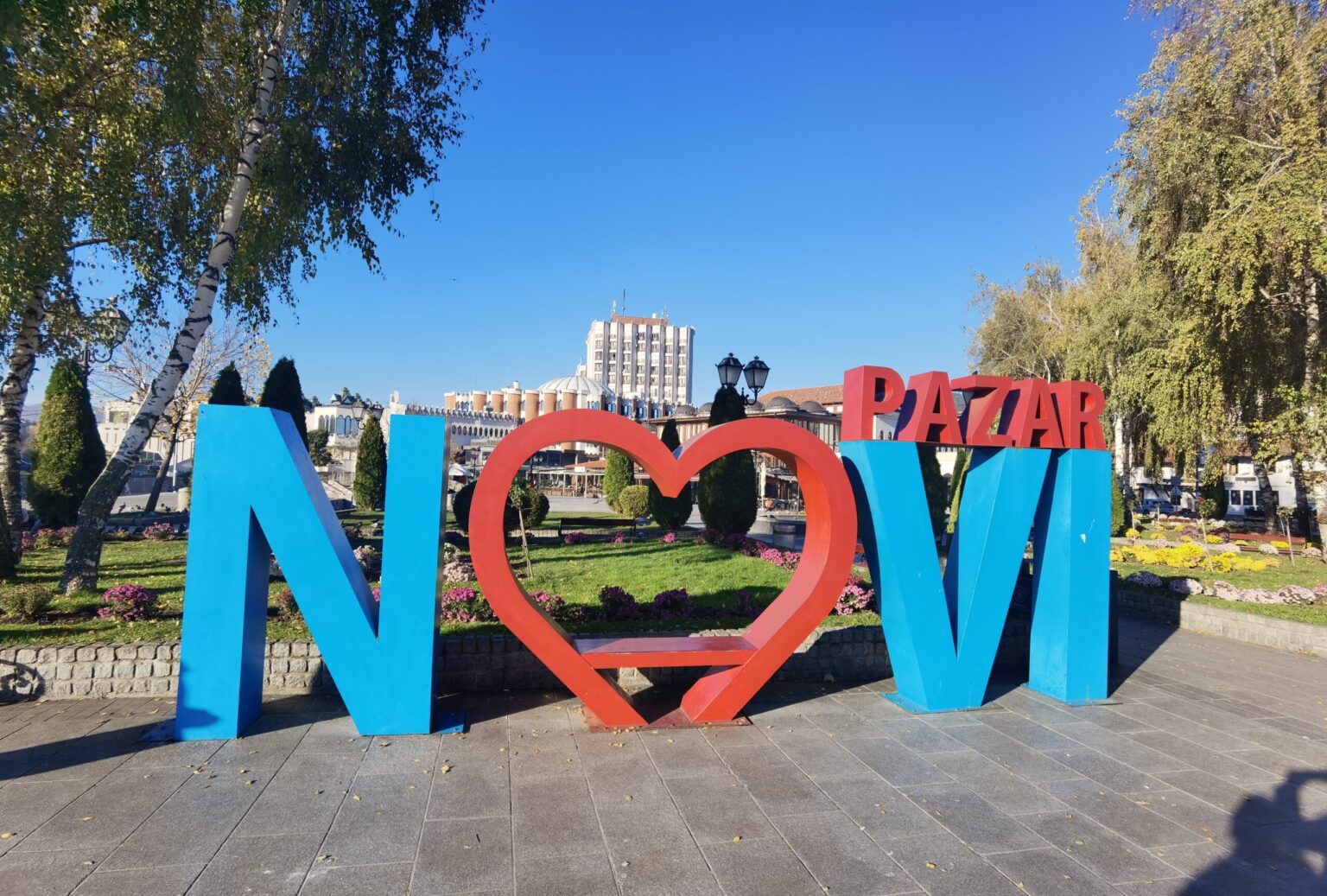 Turizam u Novom Pazaru na uzlaznoj putanji: Sve više gostiju, rast smeštajnih kapaciteta i milionski prihodi Turizam u Novom Pazaru na uzlaznoj putanji: Sve više gostiju, rast smeštajnih kapaciteta i milionski prihodi