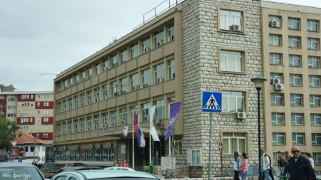 Novi Pazar: Radnici primili plate nakon odblokiranog transfera Ministarstva finansija Novi Pazar: Radnici primili plate nakon odblokiranog transfera Ministarstva finansija