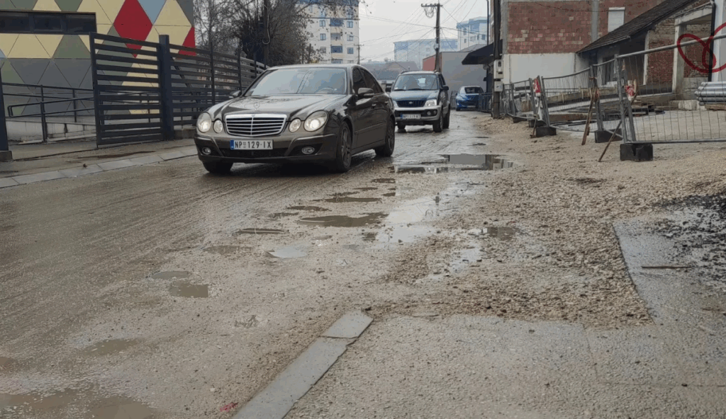 Ugovoreno asfaltiranje ulica i pešačkih staza na području Novog Pazara i jezera Gazivode