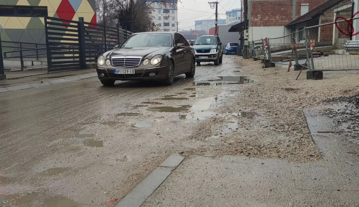 Ugovoreno asfaltiranje ulica i pešačkih staza na području Novog Pazara i jezera Gazivode