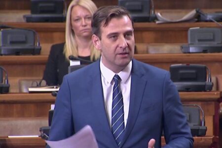 Jasmin Hodžić ponovo na funkciji državnog sekretara u Ministarstvu prosvete Jasmin Hodžić ponovo na funkciji državnog sekretara u Ministarstvu prosvete