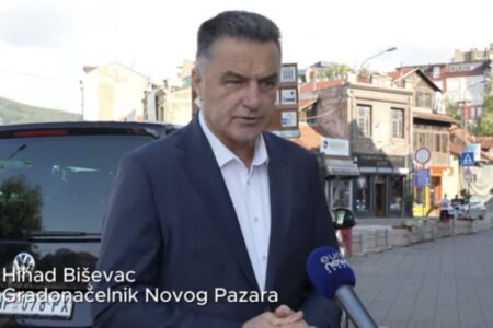 Gradonačelnik Novog Pazara: 5.000 građana trpi posledice neuplate plata, podneto je pismo Ustavnom sudu (VIDEO) Gradonačelnik Novog Pazara: 5.000 građana trpi posledice neuplate plata, podneto je pismo Ustavnom sudu (VIDEO)