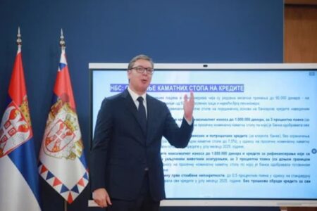 Stepanović: Vučić obećava leteće automobile ljudima koji nemaju kanalizaciju Stepanović: Vučić obećava leteće automobile ljudima koji nemaju kanalizaciju