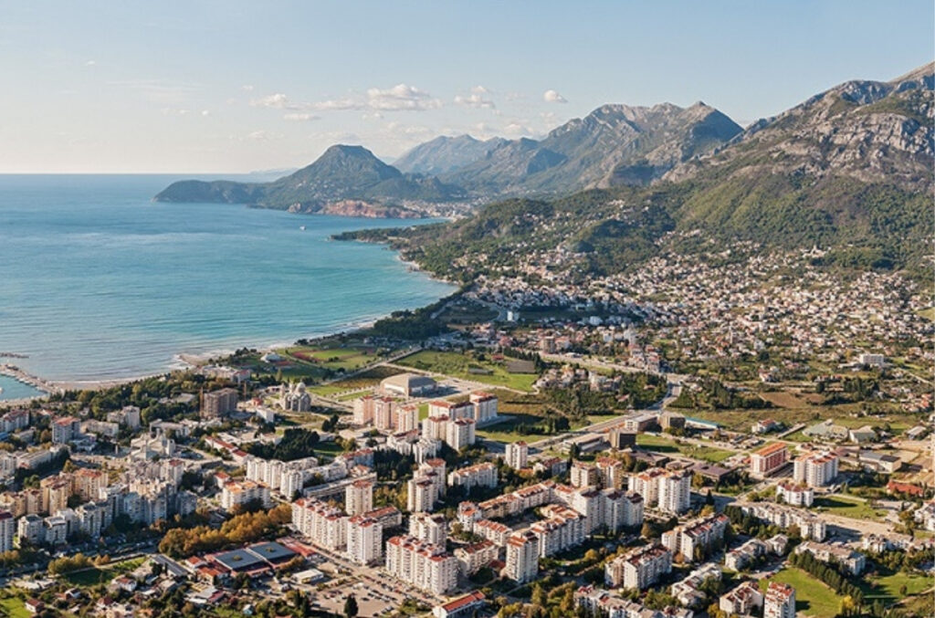 Barani pokazali solidarnost: Pomoć turskom državljaninu nakon demoliranja objekata Barani pokazali solidarnost: Pomoć turskom državljaninu nakon demoliranja objekata