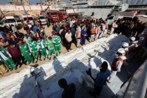 Palestinci u Gazi sahranjuju tijela vraćenih zarobljenika – mnogi neprepoznatljivi i s tragovima mučenja Palestinci u Gazi sahranjuju tijela vraćenih zarobljenika – mnogi neprepoznatljivi i s tragovima mučenja