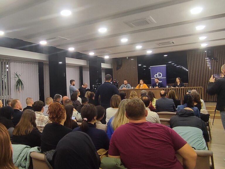 Osnovan Sandžački centar za demokratiju: Mladi najavili štafetnu šetnju Novi Pazar–Novi Sad