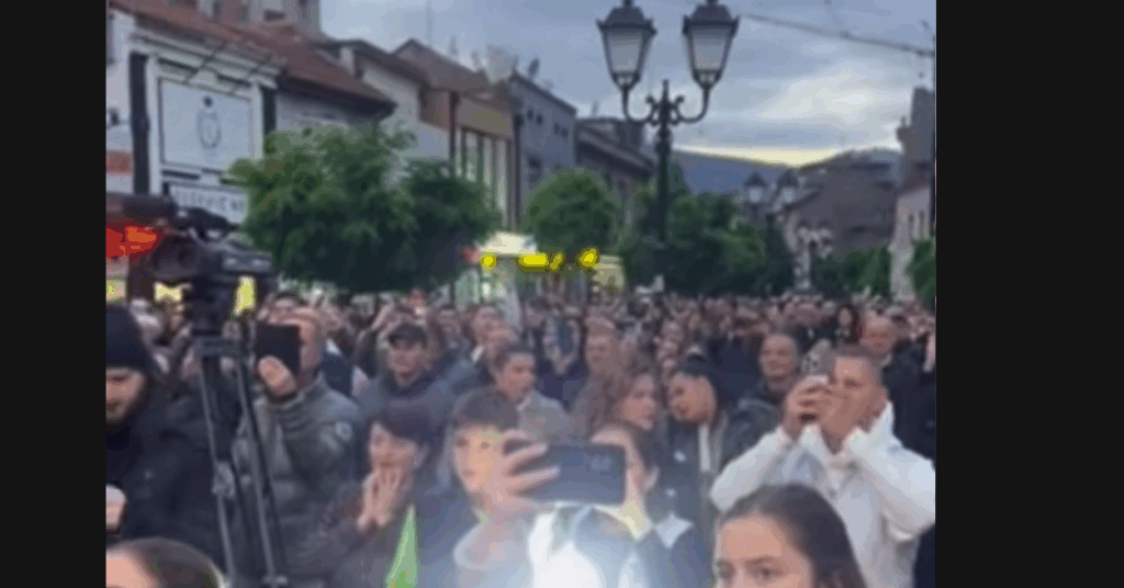Sjećanje na legendu: Novi Pazar zapjevao za Halida Bešlića