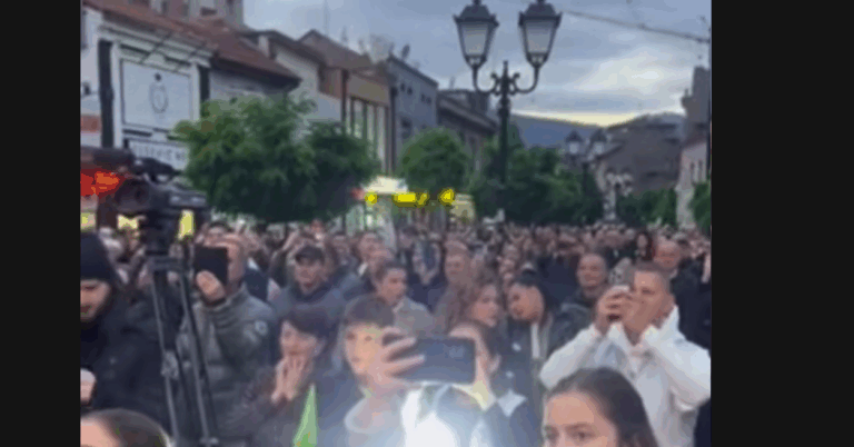 Sjećanje na legendu: Novi Pazar zapjevao za Halida Bešlića