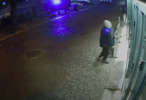 Pogledajte snimak koji je šokirao Pazar: Lopov krade iz Dohe, pa obija kasu humanitarne organizacije Uhud!“ Pogledajte snimak koji je šokirao Pazar: Lopov krade iz Dohe, pa obija kasu humanitarne organizacije Uhud!“