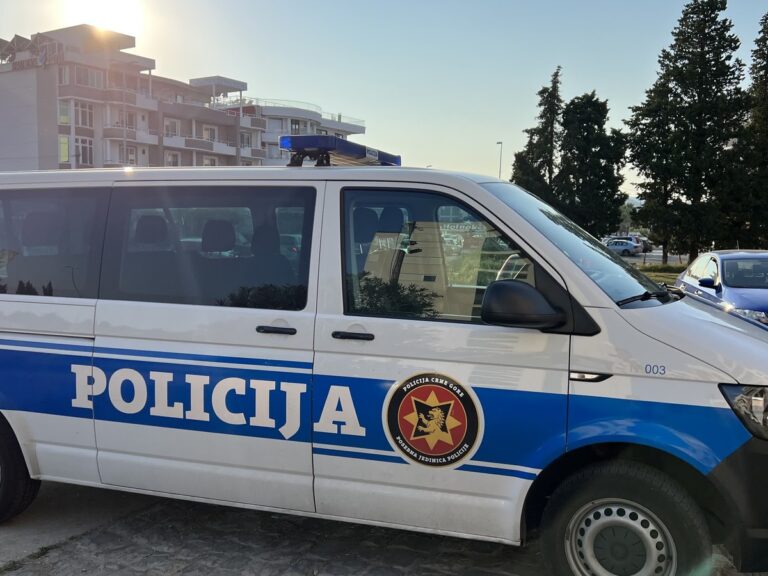 Rožaje: Uhapšen bivši komandir policije Sead Husović zbog sumnje na šverc cigareta Rožaje: Uhapšen bivši komandir policije Sead Husović zbog sumnje na šverc cigareta