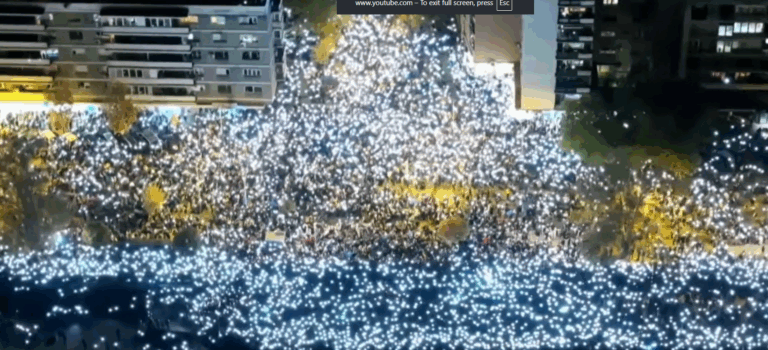 Komemorativni skup u Novom Sadu: Lampioni i poruka „Vidimo se sutra“ u znak sećanja na stradale /VIDEO/