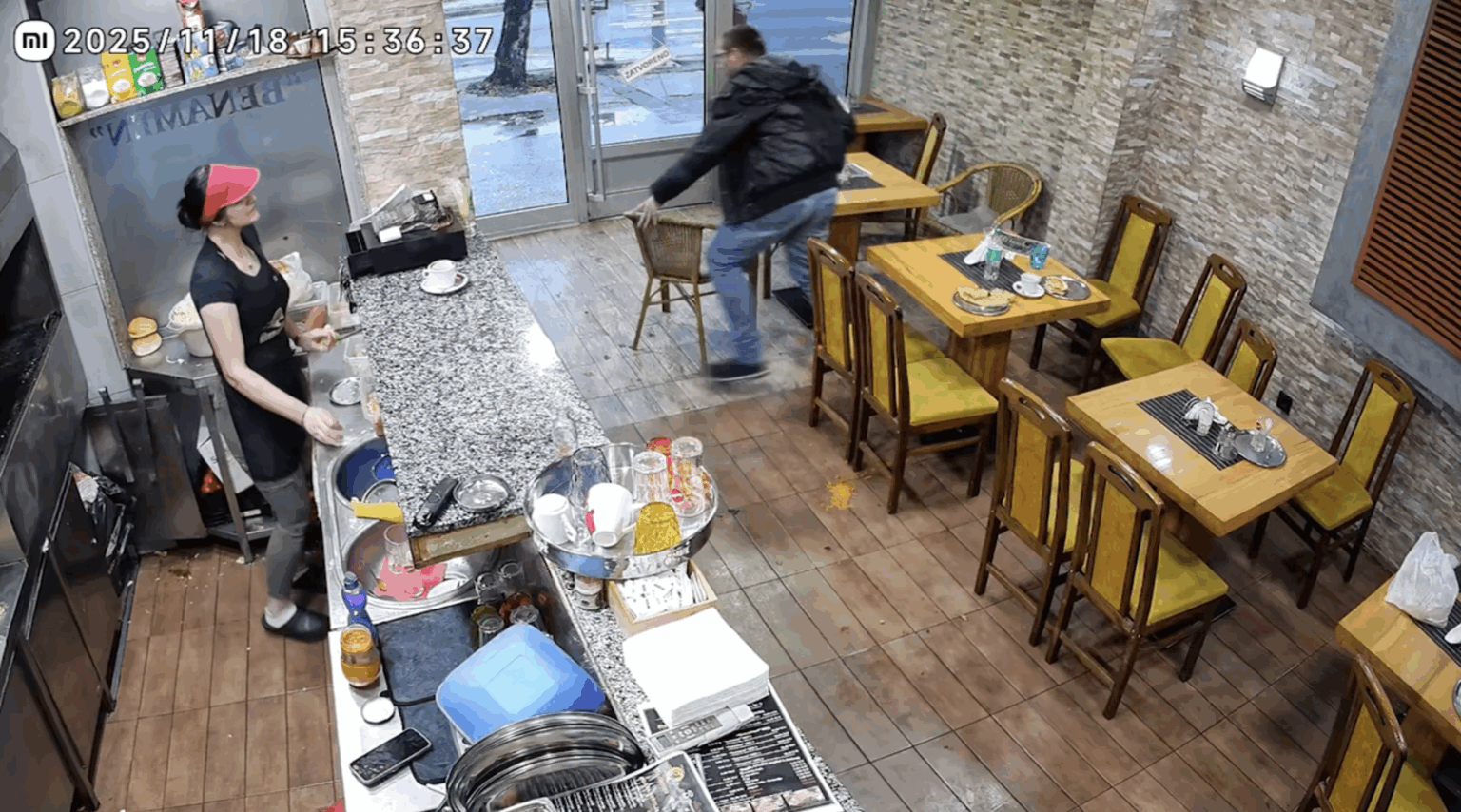 Pogledajte snimak: Uposlenik KBZ Velid Halilović snimljen u bahatom ponašanju – javnost traži reakciju bolnice