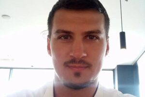 ŠOKANTNI DETALJI IZ MOSTARA: Odbrana Anisa Kalajdžića traži da ga puste na slobodu, Tužilaštvo iznijelo jezive scene ubistva ŠOKANTNI DETALJI IZ MOSTARA: Odbrana Anisa Kalajdžića traži da ga puste na slobodu, Tužilaštvo iznijelo jezive scene ubistva