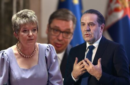 VIDEO / Rasim Ljajić optužen za izdaju svog naroda – sve zbog političkog dogovora u Beogradu! VIDEO / Rasim Ljajić optužen za izdaju svog naroda – sve zbog političkog dogovora u Beogradu!