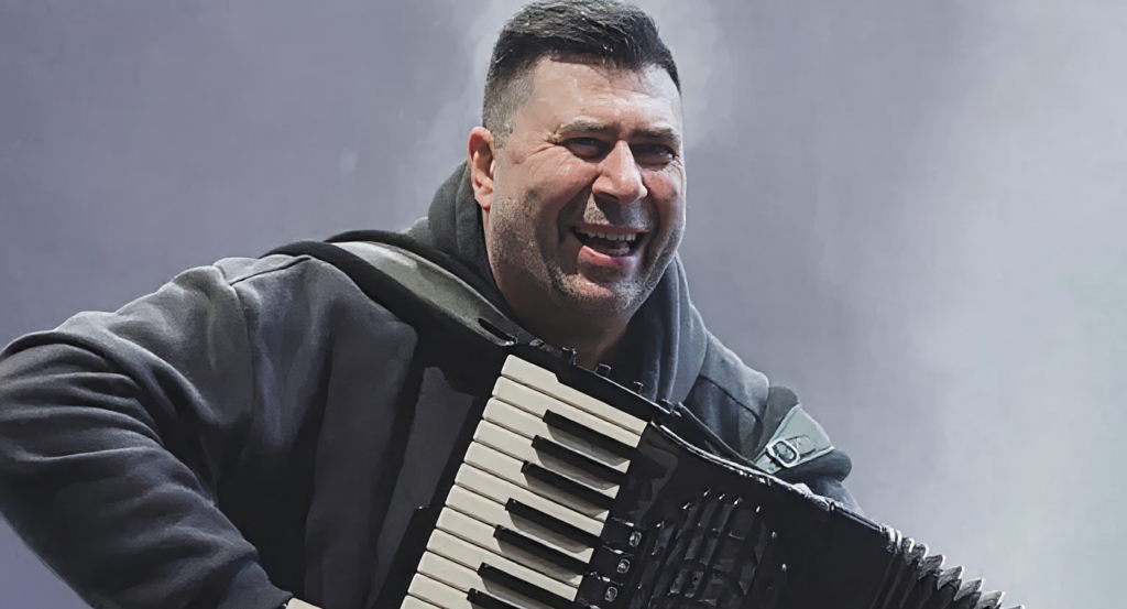 Tragedija : Harmonikaš Samir Hodžić izgubio život u saobraćajnoj nesreći